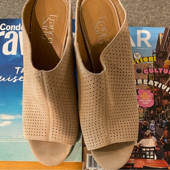 Franco Sarta open toe, mule with block heel. - Picture 7 of 12